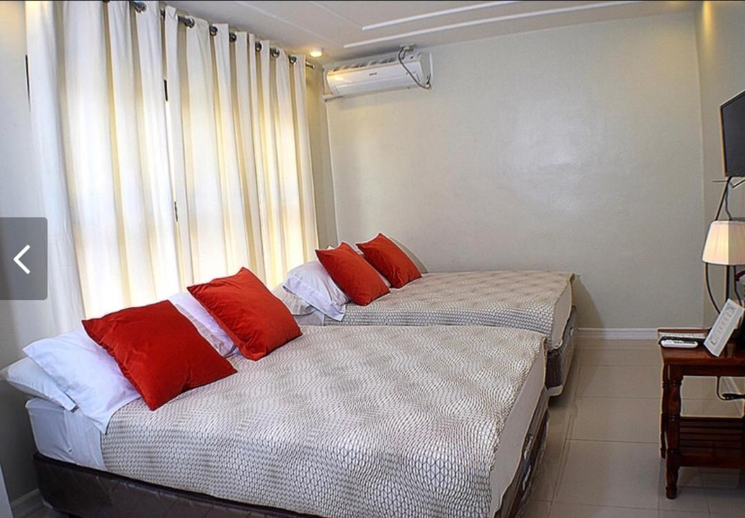 The Guest House Laoag Ngoại thất bức ảnh
